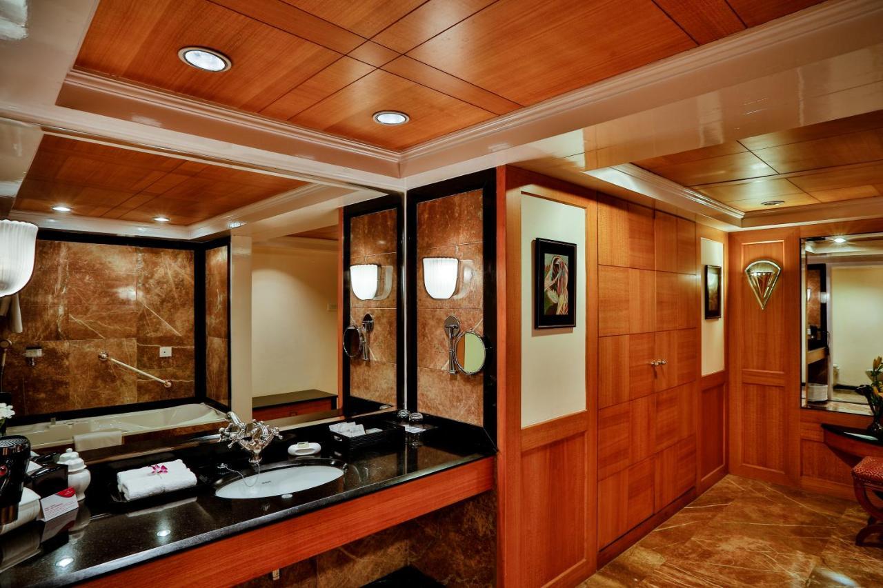 คราวน์ พลาซา เจนไน อัทยาร์ พาร์ค Hotel เชนไน ภายนอก รูปภาพ Bathroom