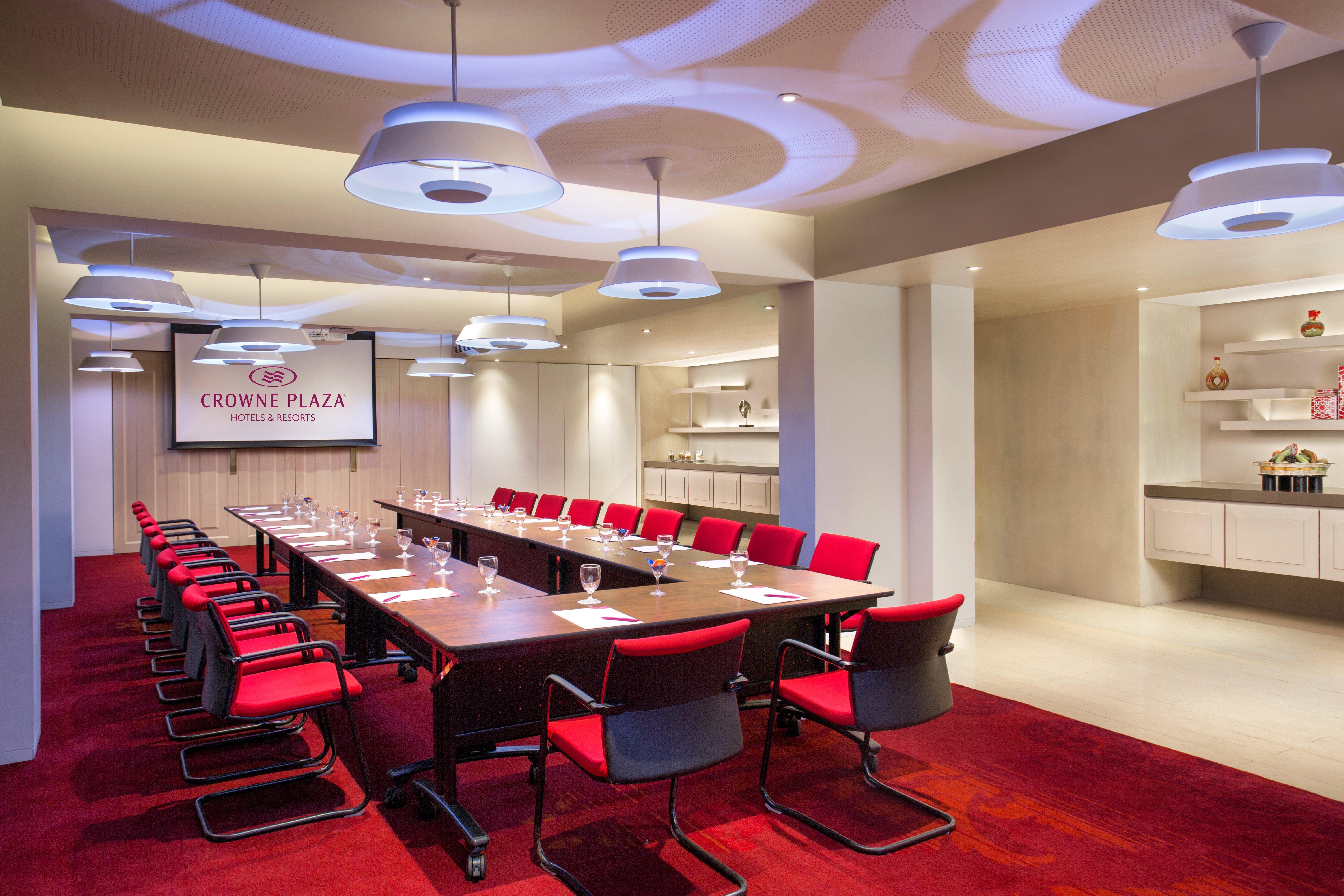 คราวน์ พลาซา เจนไน อัทยาร์ พาร์ค Hotel เชนไน ภายนอก รูปภาพ Meeting room at the hotel