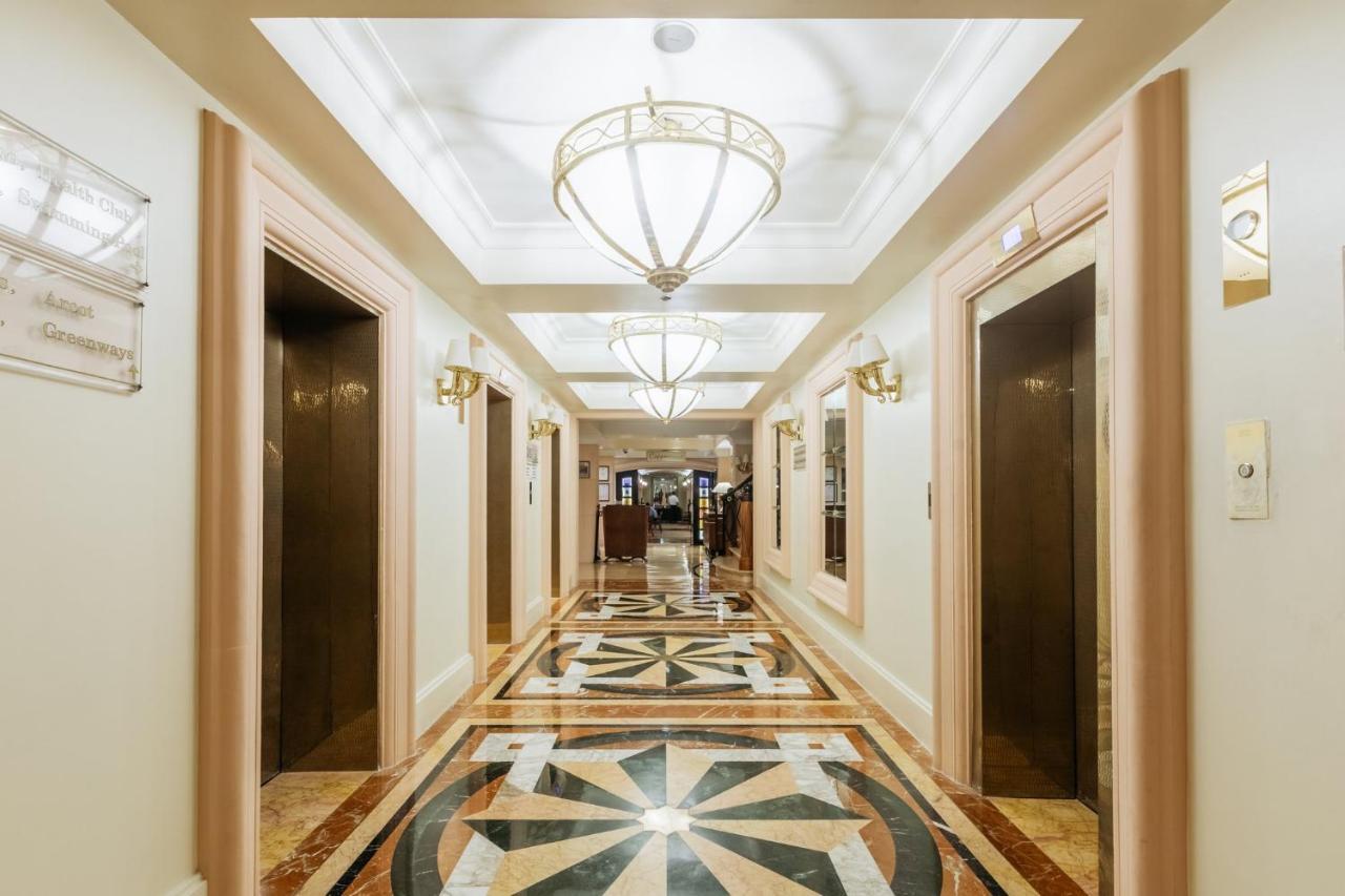 คราวน์ พลาซา เจนไน อัทยาร์ พาร์ค Hotel เชนไน ภายนอก รูปภาพ The interior of the hotel